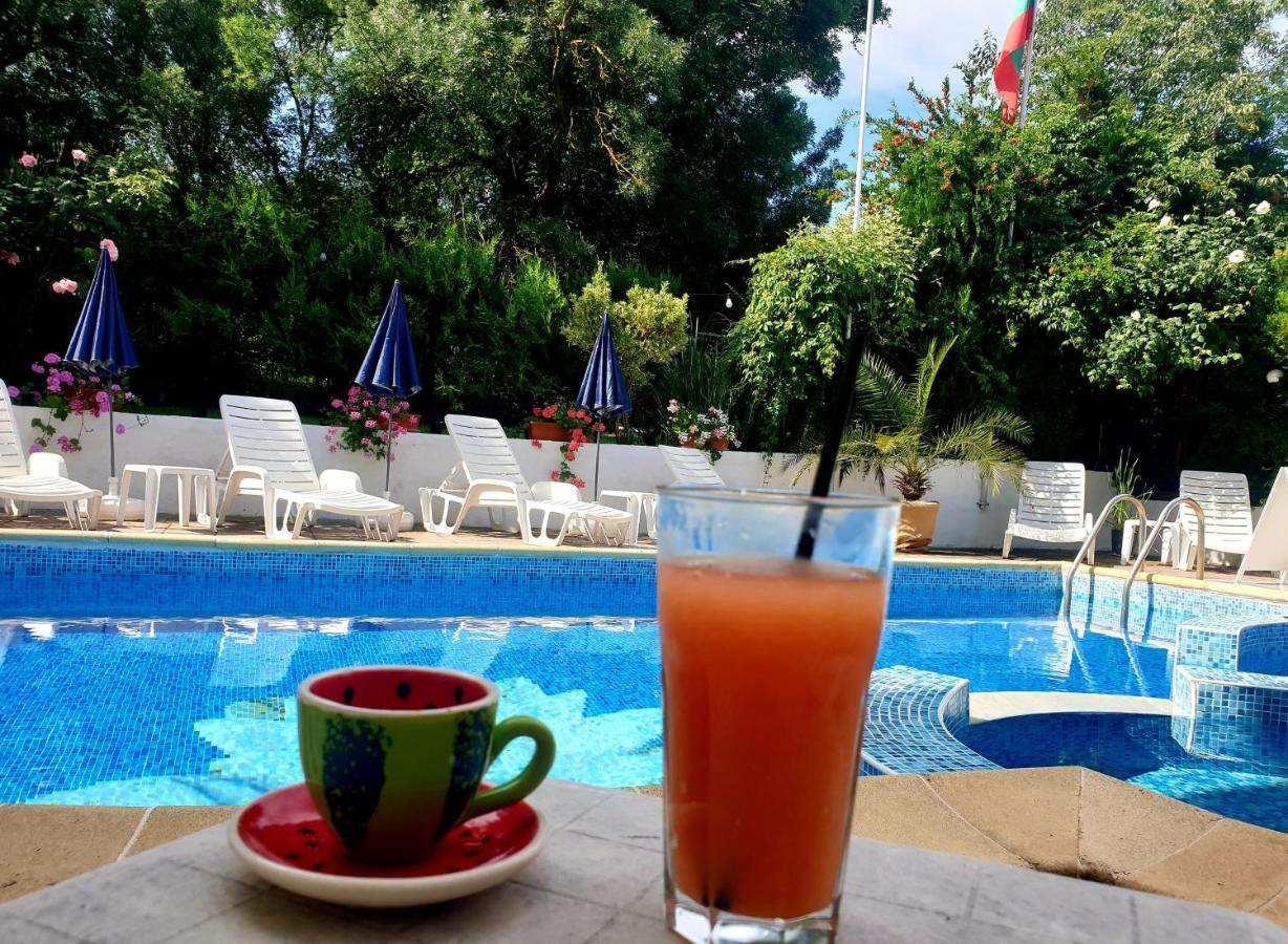 Hotel Feniks 洛泽内茨 外观 照片