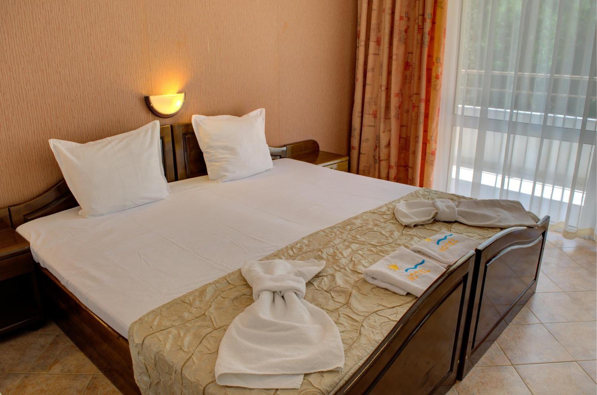 Hotel Feniks 洛泽内茨 外观 照片