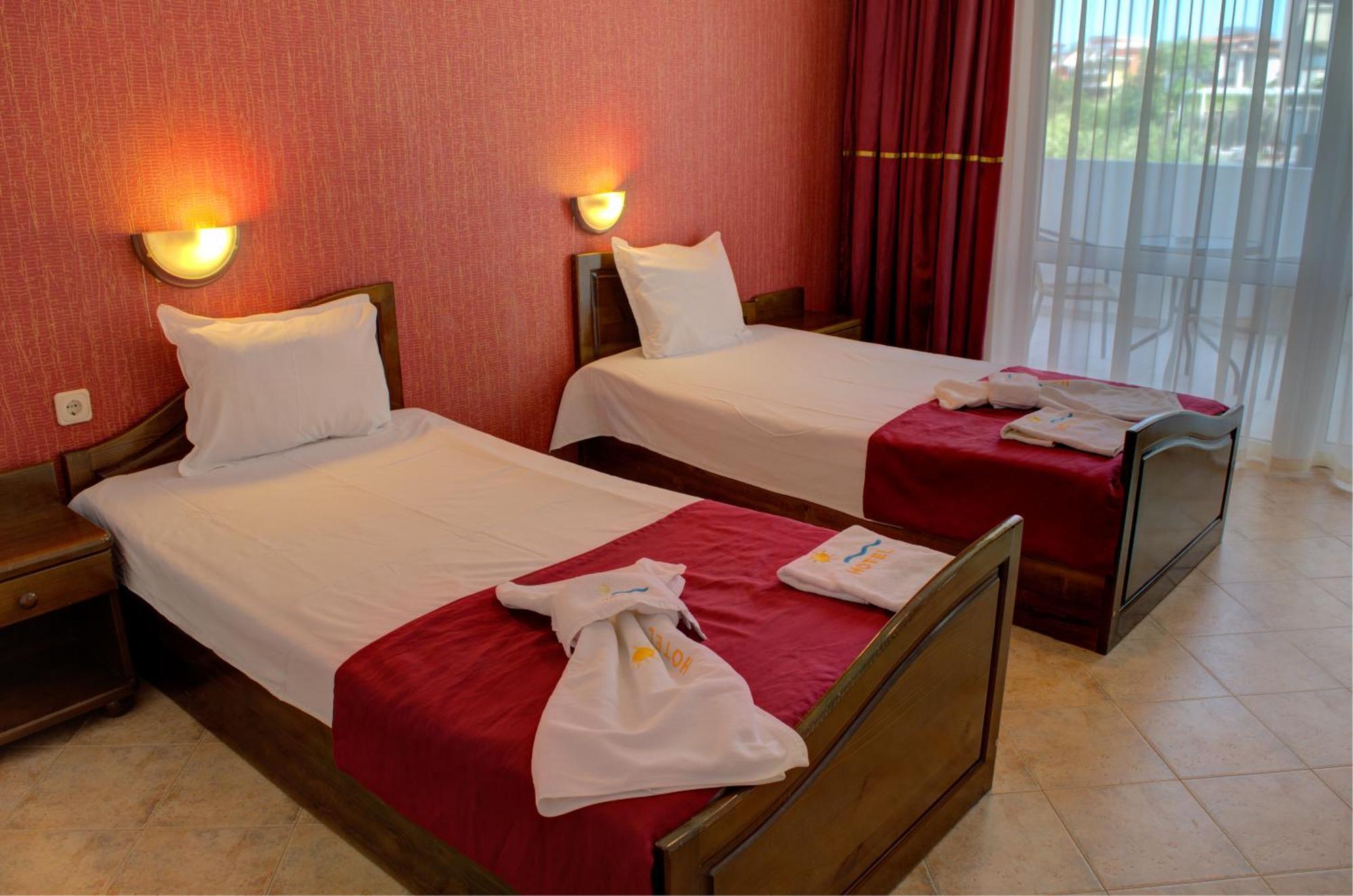 Hotel Feniks 洛泽内茨 外观 照片